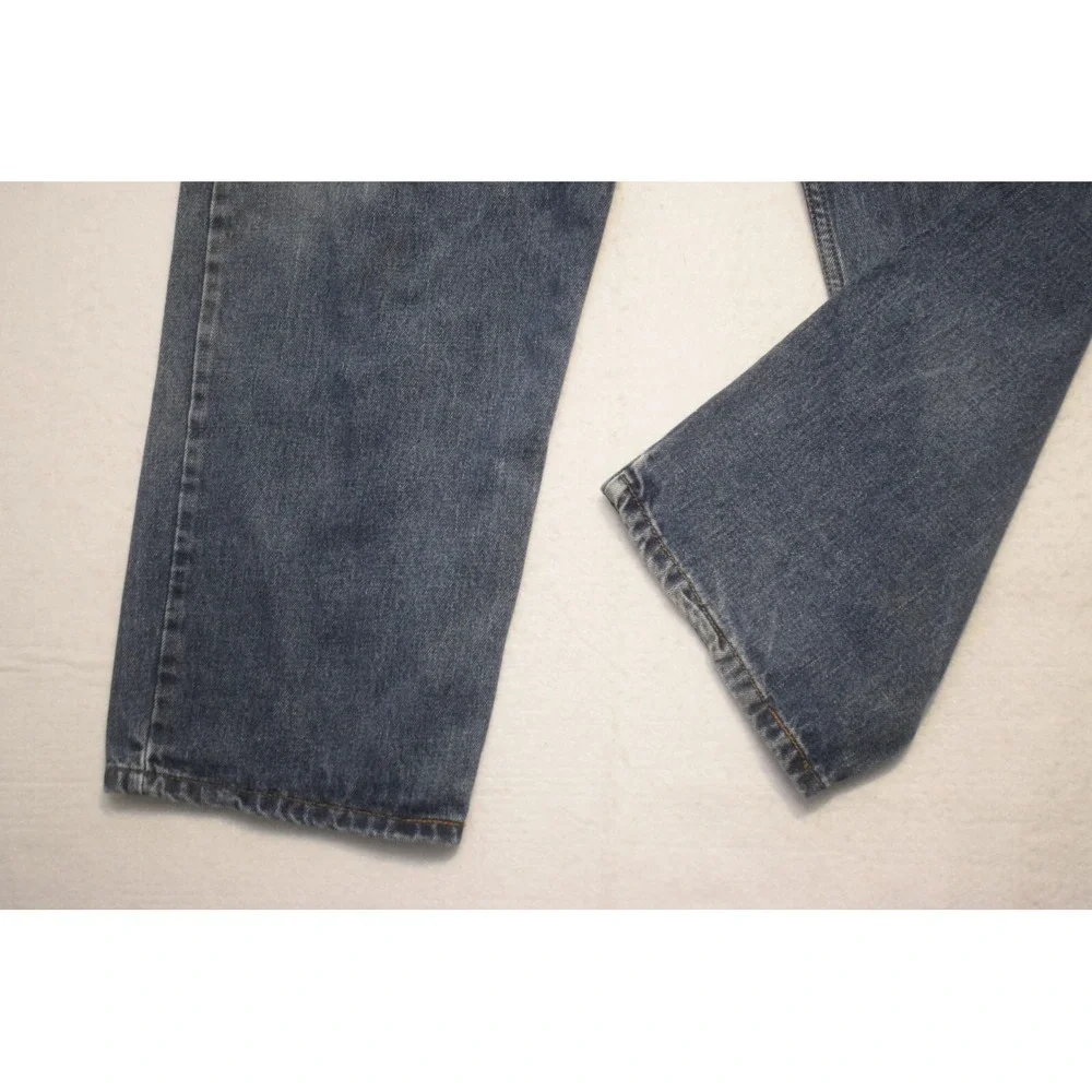 Levis waist 19